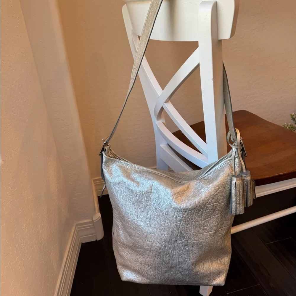 EUC Coach Legacy Duffle Bag in Metallic Leather - Picture 2 of 9